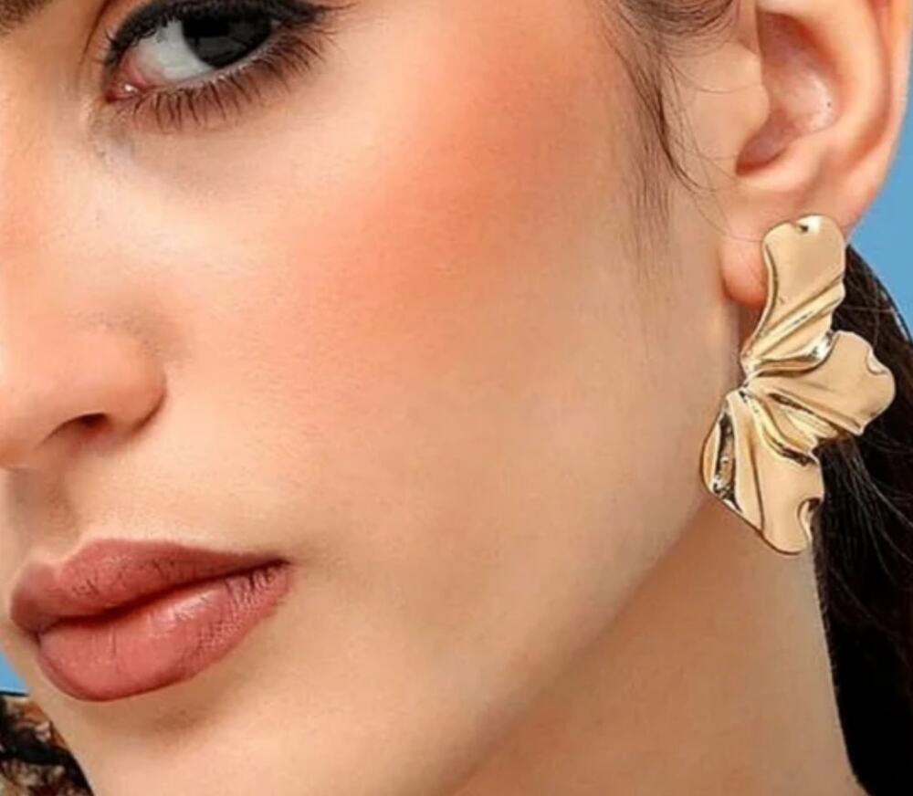 $78 Anthropologie Shashi x Revolve Earrings Gold Tone Floral Petals NWT